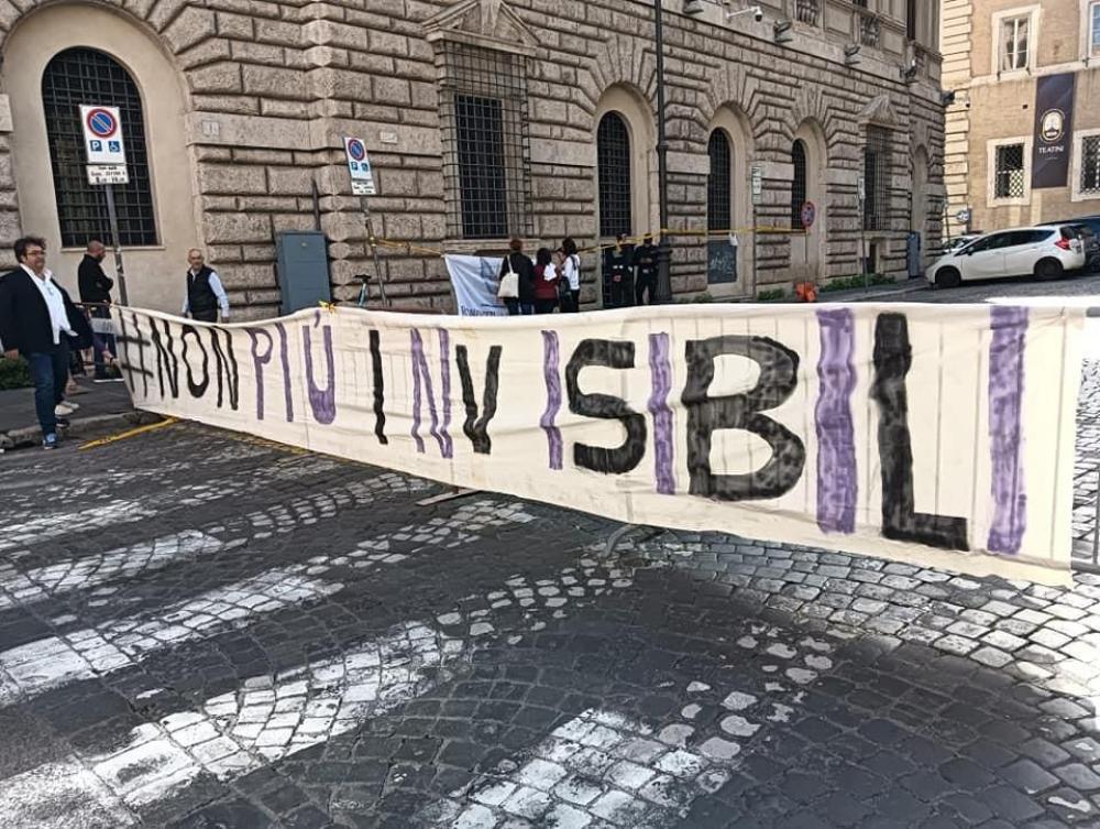 Fibromialgici in sciopero della fame, "Avanti finché non avremo una legge"